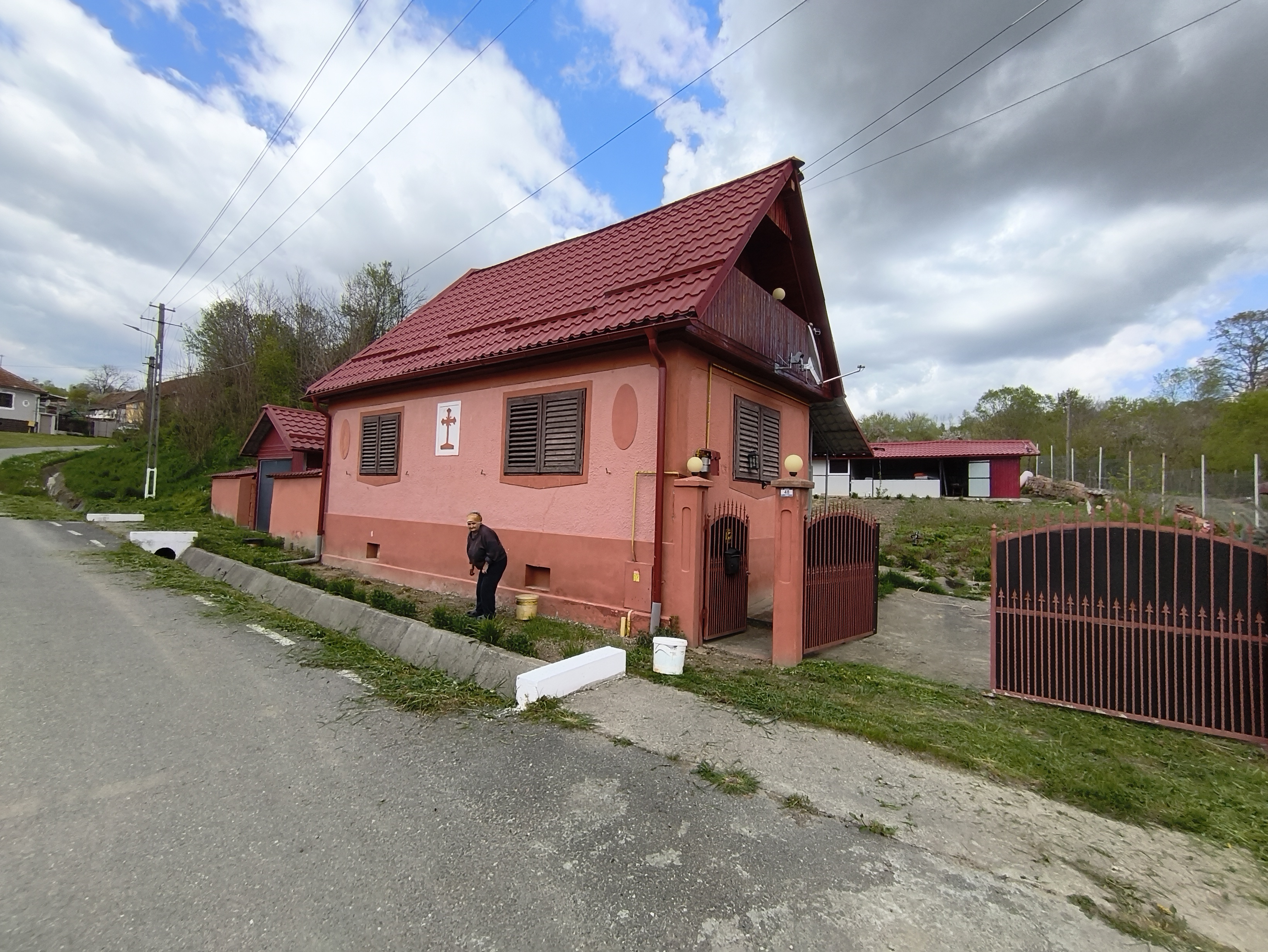 Vând casă renovată la 30 de km de Sibiu