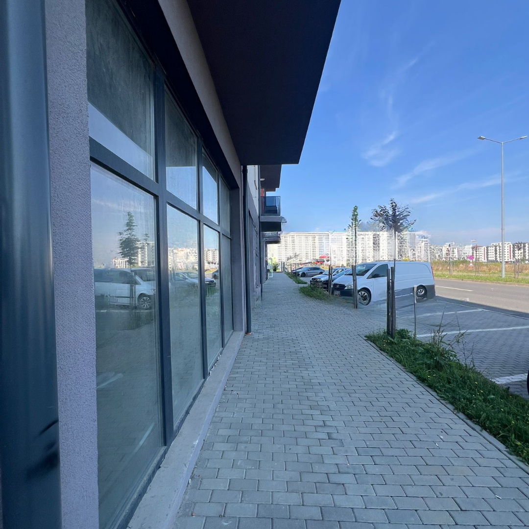 Spațiu comercial premium de vânzare – 140 mp – lângă Dedeman